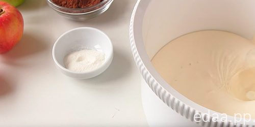 Шоколадная шарлотка с яблоками Шоколадная шарлотка с яблоками