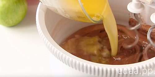 Шоколадная шарлотка с яблоками Шоколадная шарлотка с яблоками