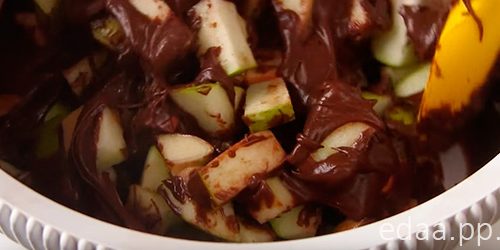 Шоколадная шарлотка с яблоками Шоколадная шарлотка с яблоками